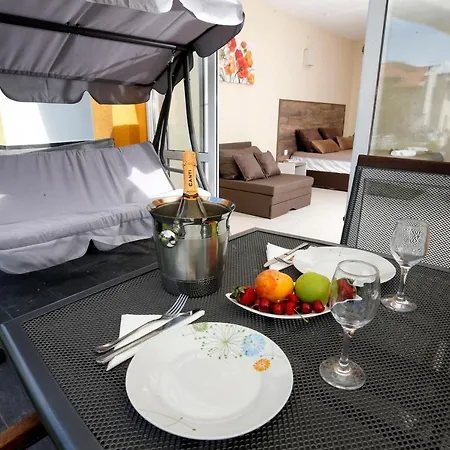 Stayinn Rainbow Beachfront By Asteri Отель