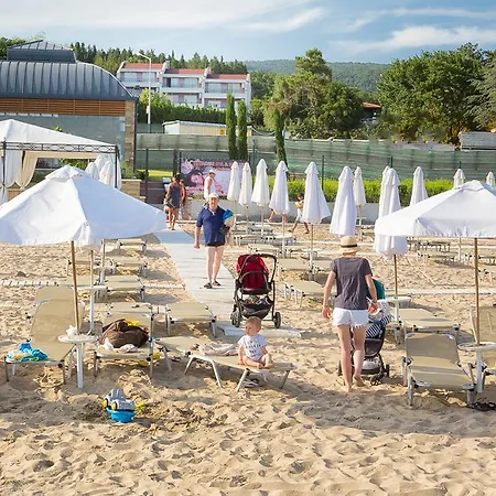 Stayinn Rainbow Beachfront By Asteri Отель *