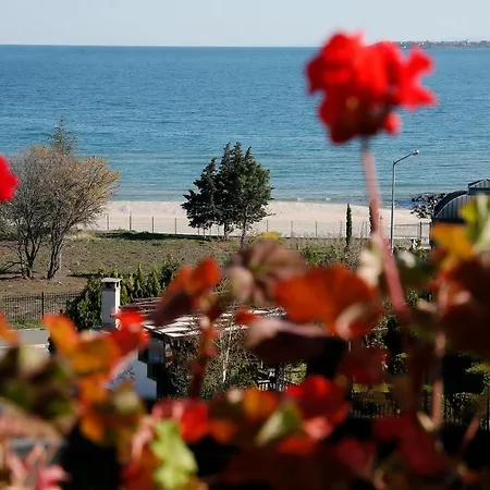 Stayinn Rainbow Beachfront By Asteri Отель *